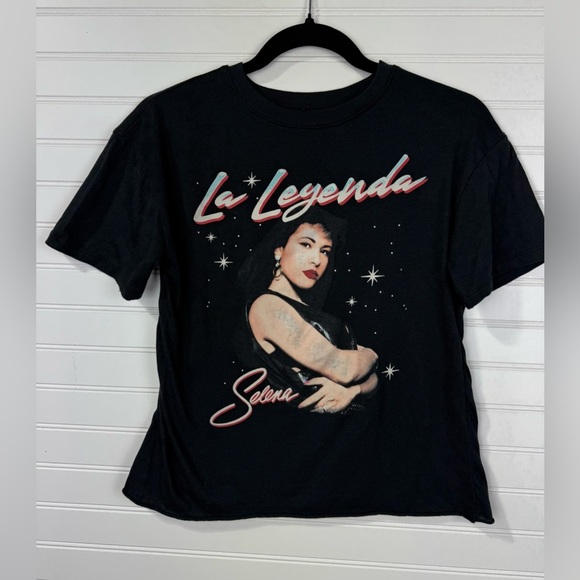 Selena “La Legenda” cropped black tee. Size Small - Picture 1 of 3